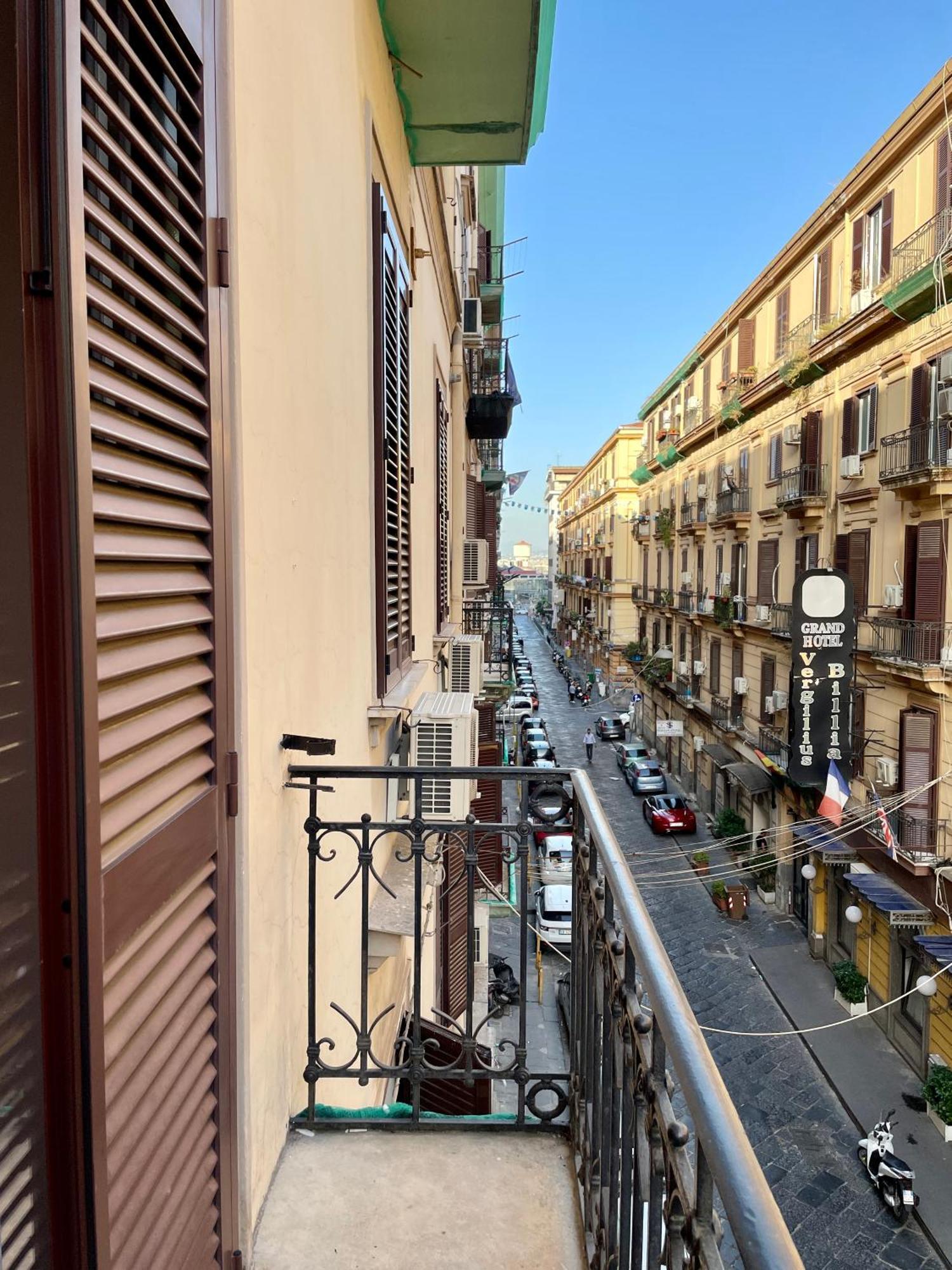 Napoli Centrale Suite Exterior photo