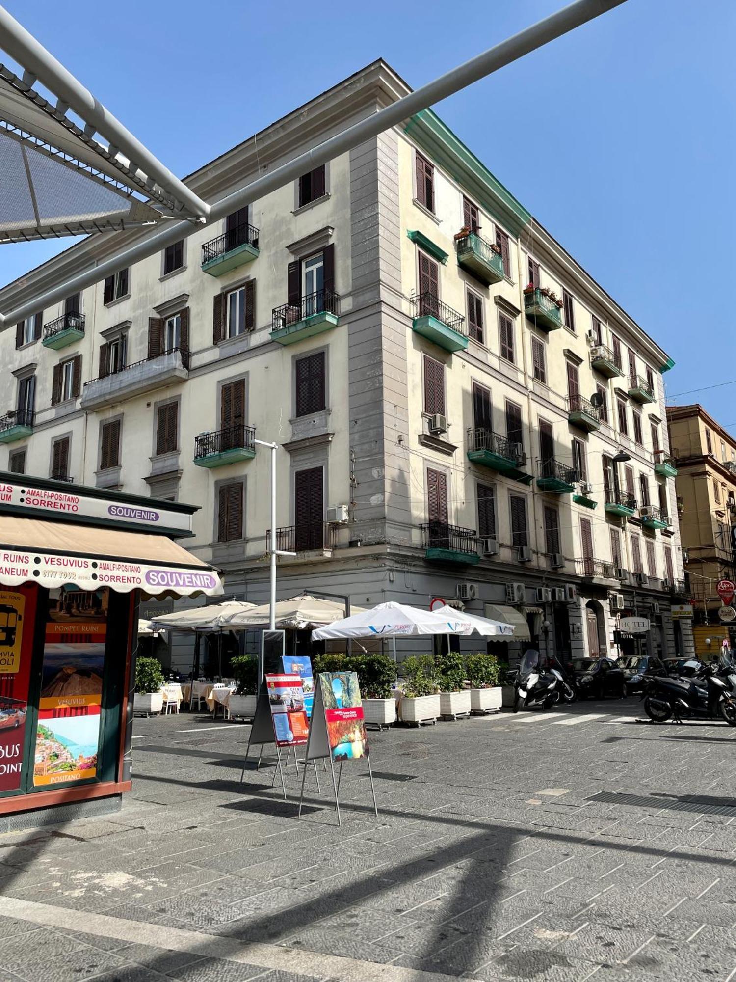 Napoli Centrale Suite Exterior photo